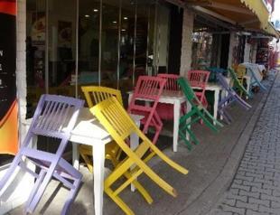 Cafes, restaurants go back to normal working hours