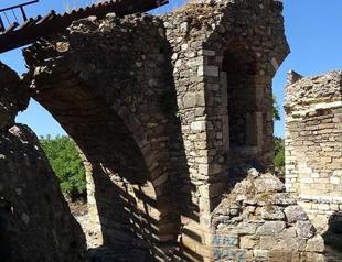 Three-century-old stone bridge to stand again after restoration