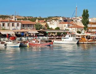 Eyes turn to Ayvalık as nearby Greek islands’ borders shut