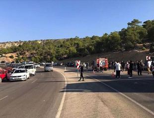 4 soldiers killed after bus flips over