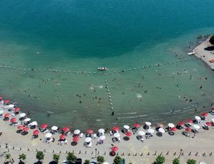 Lake Hazar in Turkey’s east attracts holidaymakers