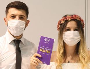 Municipality gives İstanbul Convention booklet to newly married couples