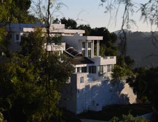 LA parties head for the Hollywood Hills as mayor vows crackdown