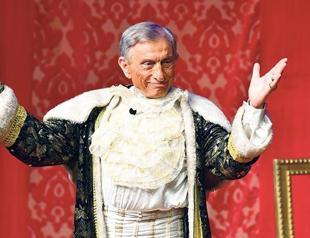 Theater plays in Turkey go outdoors