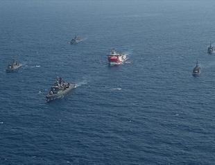 Turkish Navy protecting Oruç Reis in East Mediterranean