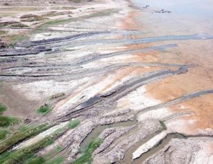 Lake Marmara in Manisa province dries up