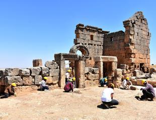 1800-year-old Zerzevan Castle entrance found