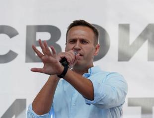 Kremlin critic Navalny hospitalized with ’poisoning’