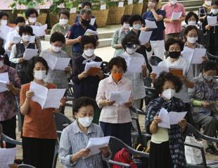 World virus deaths top 800,000 as nations ramp up measures