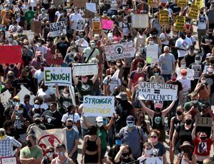 Anti-racism protesters rally in Kenosha, Trump plans visit