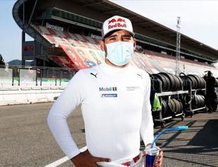 Turkeys Ayhancan Güven wins Porsche Supercup race