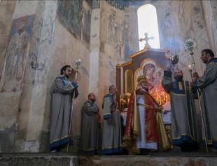 1,100-year-old Armenian church holds holy mass