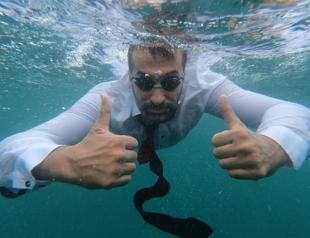 Athletes swim in Istanbul’s Bosphorus to pay respect to strait