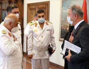 Turkish defense chief receives Libyan navy commander
