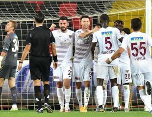 Başakşehir loses, title favorites win in Süper Lig’s first week