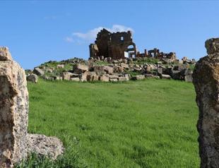 Excavations start to unveil ‘city of dead’ in Zerzevan Castle