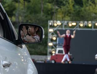 South Koreans defy virus to attend drive-in circus