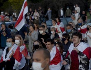 Thousands protest after Belarusian leader hastily sworn in