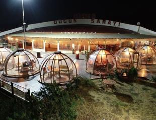 Café with glass domes for social distancing delights locals