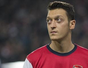 Arsenals Özil eager to pay salary of fired club mascot