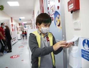 More students go back to school for face-to-face education