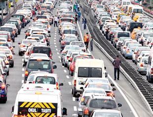 Istanbul residents lose 6 days every month due to heavy traffic