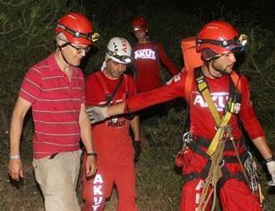 Turkeys AKUT rescues American tourist stranded in wild