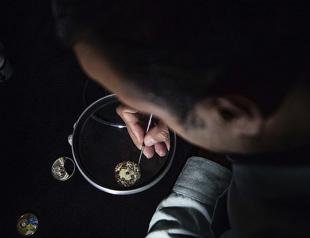 Artist turns time into a work of art