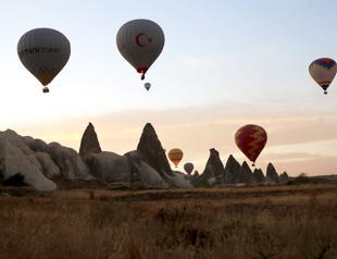 Tourists make beeline for Turkeys famous Cappadocia
