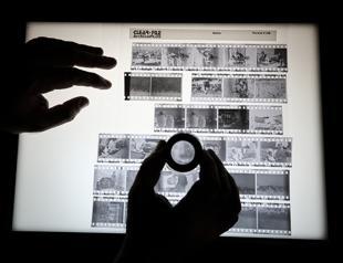 Photographer wants to keep analog photography alive