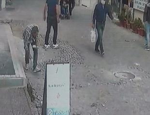 Money scattered by wind returned to owner