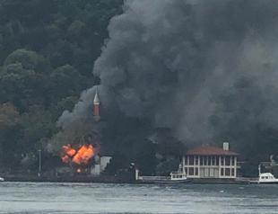 Fire in historical waterfront mosque on Bosphorus extinguished