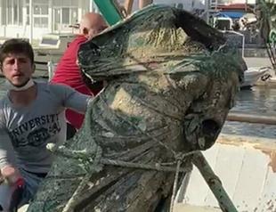 Turkish fishermen find headless woman statue