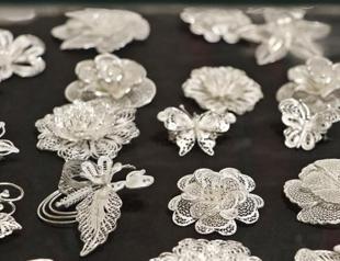 Filigree master wants to teach young people