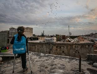 Syrian girl hopes to walk again in Turkey