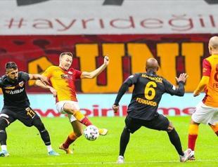 Galatasaray upset fans, drawing with 10-man Kayserispor