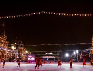Moscow opens its biggest outdoor ice rink for winter amid pandemic