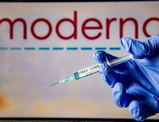 Moderna asking US, European regulators to OK its virus shots