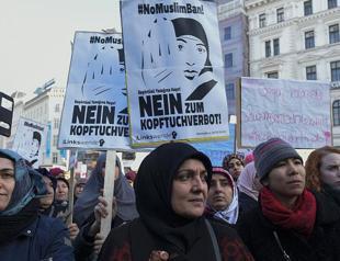 Austria court overturns primary school headscarf ban