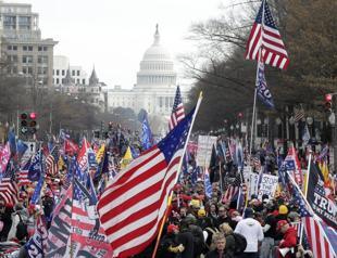 Tempers flare as Trump supporters rally in Washington