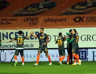 Alanyaspor extends stay atop Süper Lig