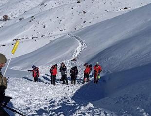 Death toll from avalanche in Hakkari province rises to 2