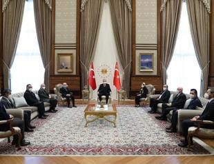 President honors culture, arts award winners