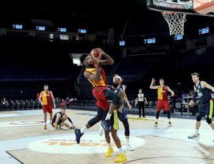 Fenerbahçe beat city rivals Galatasaray 87-73