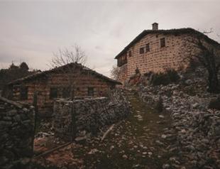 Historical ‘button houses’ become centers of tourist attraction