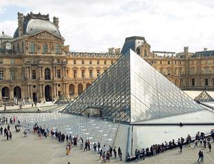 Louvre visitor numbers plunge due to COVID restrictions