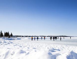 Outdoor hockey traditions under shadow of climate change
