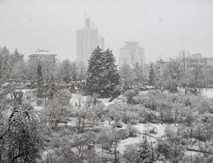 Heavy downpour cripples life in Turkey’s west, snowfall expected