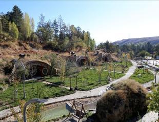 Hobbit houses in Turkeys east attract tourists