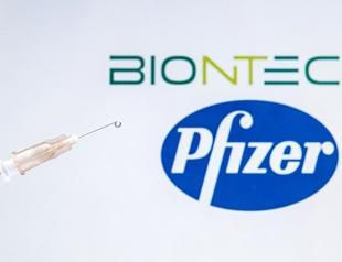 Pfizer booster study lifts mood over Omicron variant